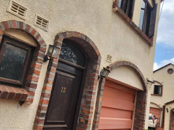 3 Bedroom Flat & Apartment