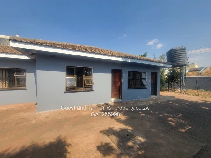 Spacious 8-Bedroom Property to Let in Belvedere West