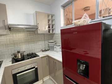 2 Bedroom Flat & Apartment