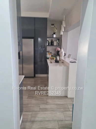 Luxury 5-Bed Highlands Apartment with Double Garage & Borehole