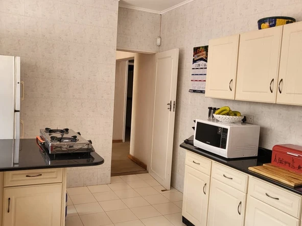 3 Bedroom Flat & Apartment