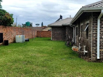 18 Unit Townhouse Complex