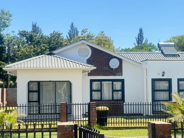 3 Unit Townhouse Complex