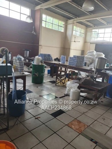 Msasa industrial warehouse with 375sqm warehouse space