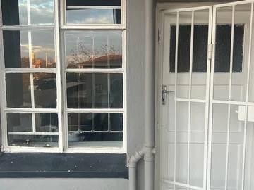 3 Bedroom Flat & Apartment