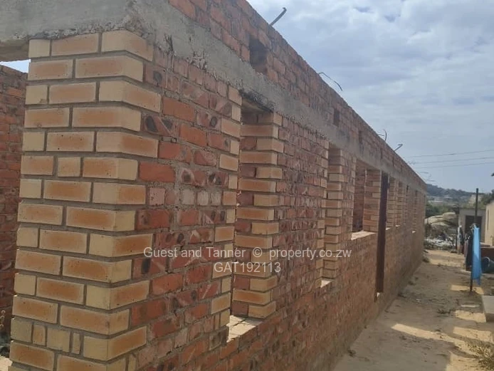 Incomplete Modern House for Sale in Amalinda Ivory Park on Fully Serviced 316sqm Stand (Sole Mandate)