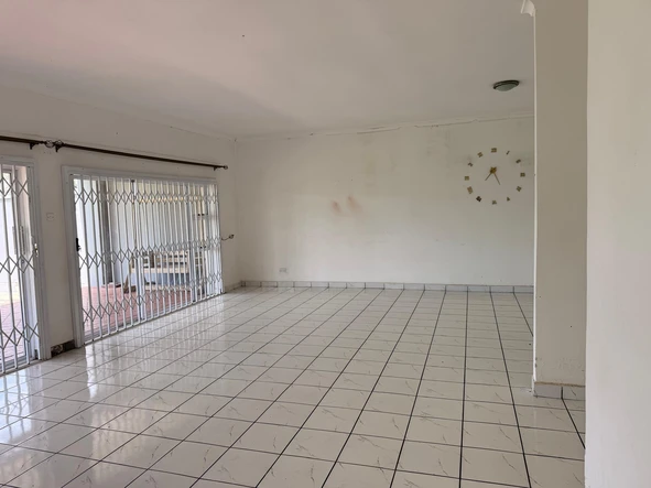 3 Bedroom Flat & Apartment