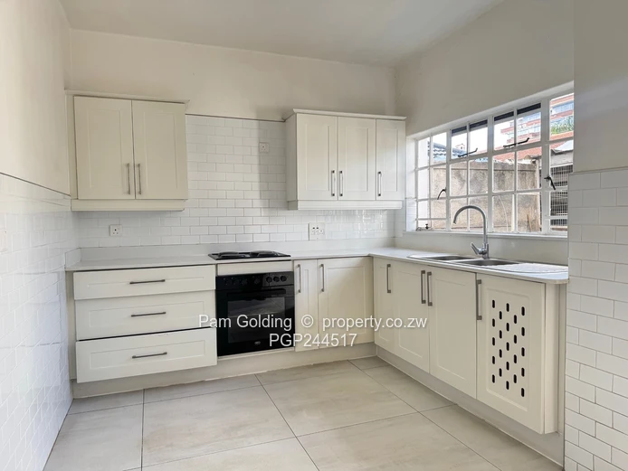 Lovely 3 bedroom Duplex Apartment- Upper Avenues