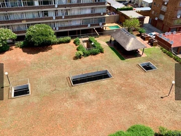 2 Bedroom Flat & Apartment