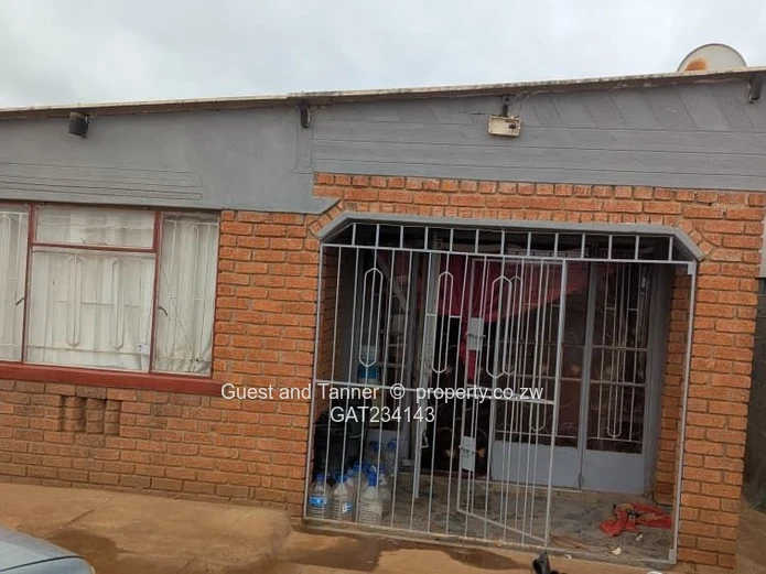 Tiled 3-bedroomed house for sale in Mbundane near Bulawayo