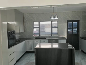 3 Bedroom Flat & Apartment