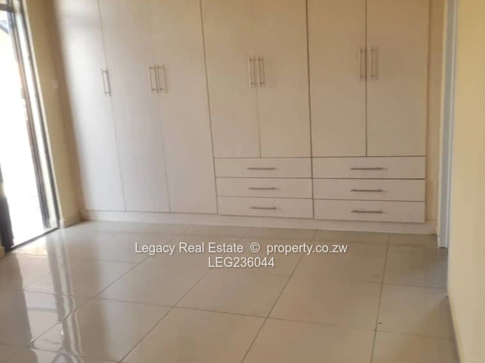 Executive Solar-Powered 5-Bedroom Cluster Home for Rent in Greendale,