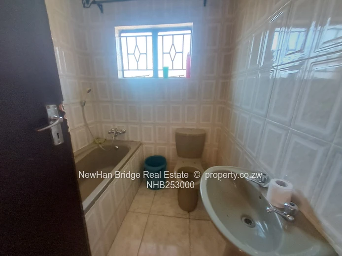 Private Room in Rockview, Harare East, Borehole & 3 Bathrooms (Sole Mandate)