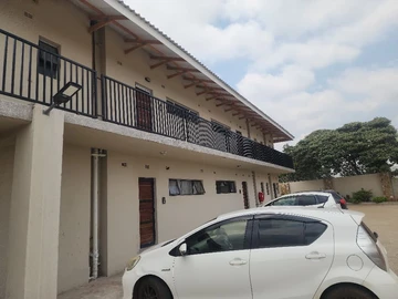 2 Bedroom Flat & Apartment