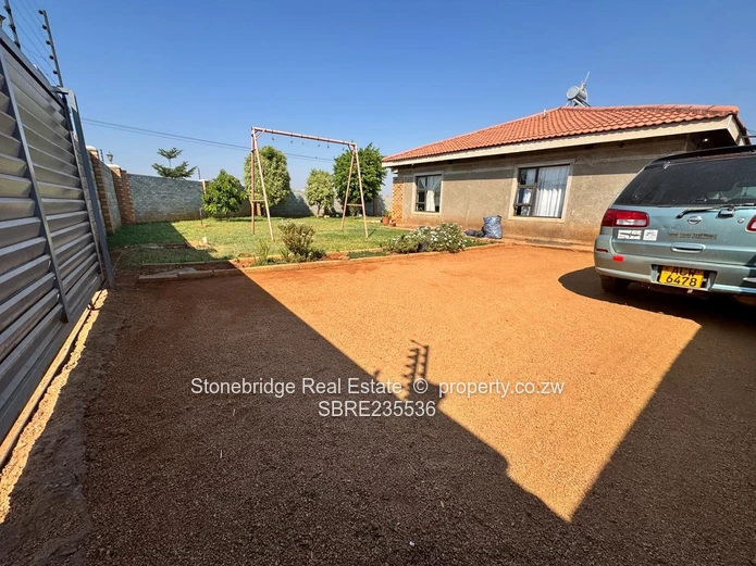 3 Bedroomed Corner stand house in Emhlangeni for sale