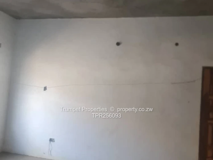 Spacious 5-Bed Double-Storey Home in Old Windsor Ruwa, Title deeds
