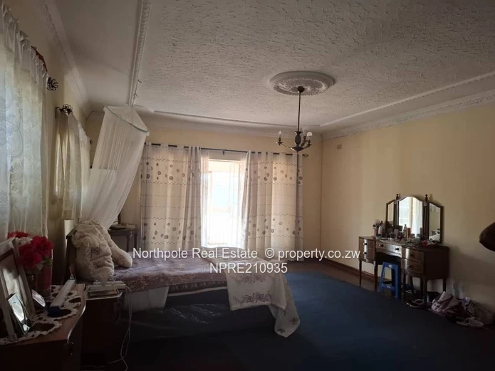 Nharira Spacious & Neat House Available For 1 December