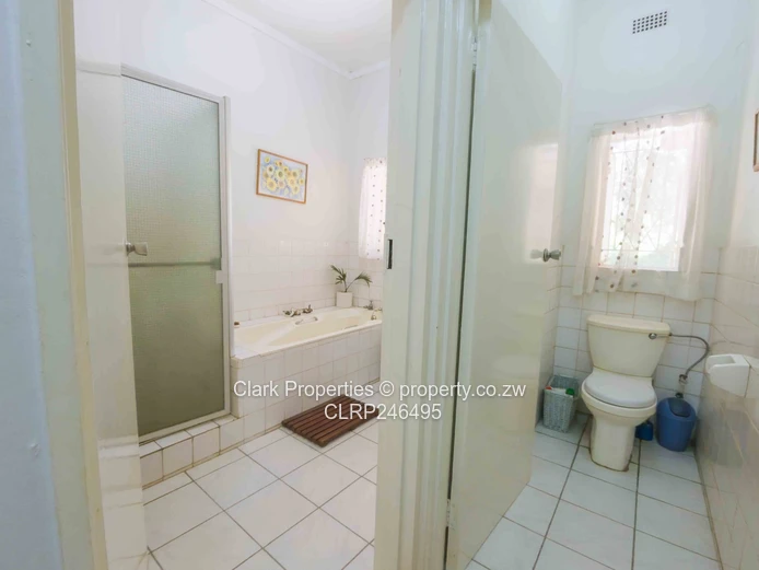Secure Family Home On 4,090m²