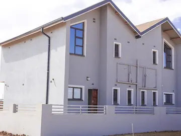 2 Bedroom Flat & Apartment