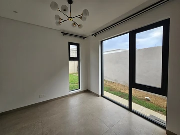 4 Bedroom Flat & Apartment