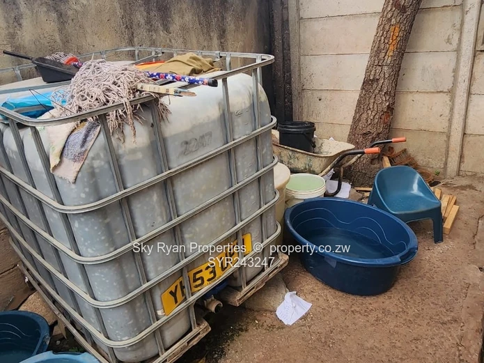 Glen Norah A House For Sale