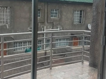 2 Bedroom Flat & Apartment