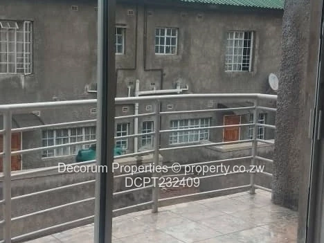 Spacious 2-Bed Strathaven Flat 