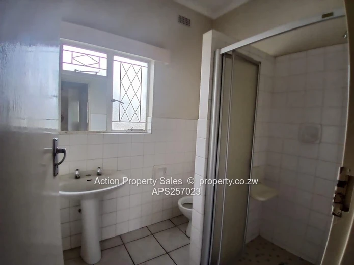 Neat Home Suitable For Offices Also! 