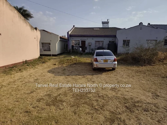 PAMVURA SUNSET STAND FOR SALE. A 400sqm stand in Bluff Hill , Harare West.Developer cession. 