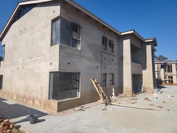 3 Bedroom Flat & Apartment