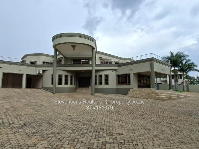 6-Bedroom Luxurious Rental in Shawasha Hills, Harare with Pool & Borehole!