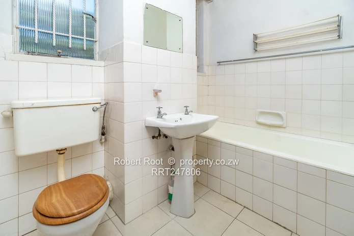3 bed flat in Avenues