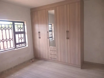 3 Bedroom Flat & Apartment