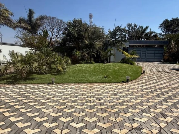 6 Bedroom House