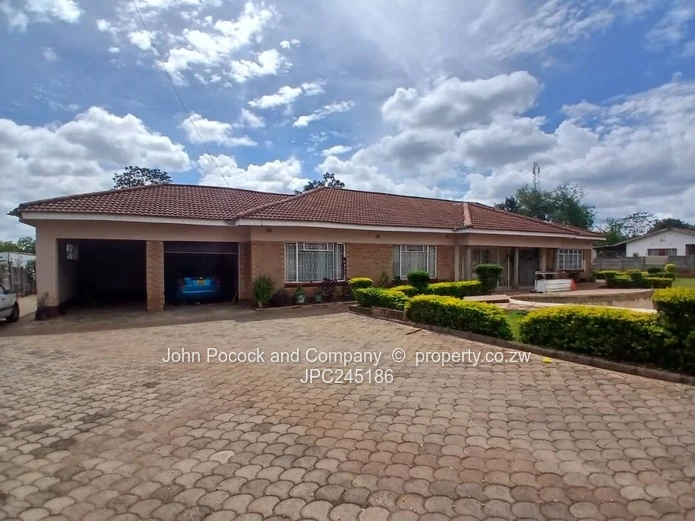 Unlock the Potential of This Well-Located Family Home!