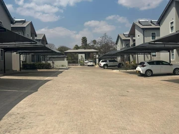 3 Bedroom Flat & Apartment