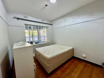3 Bedroom Flat & Apartment