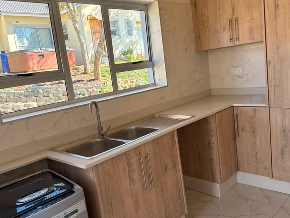 3 Bedroom Flat & Apartment