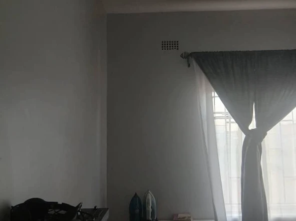 2 Bedroom Flat & Apartment