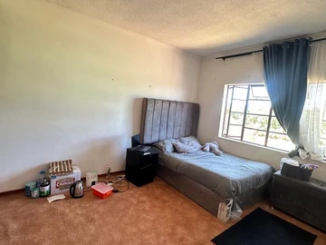 2 Bedroom Flat & Apartment