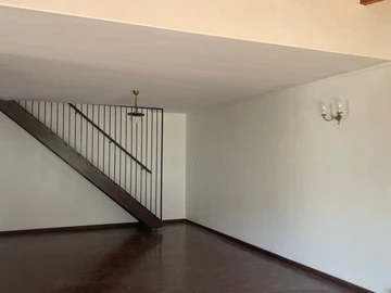 2 Bedroom Flat & Apartment