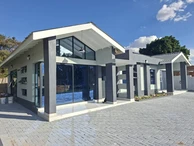4 Bedroom Flat & Apartment
