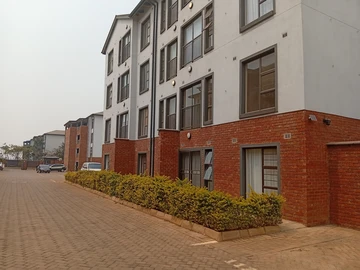 2 Bedroom Flat & Apartment
