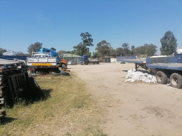 Commercial & Industrial Land