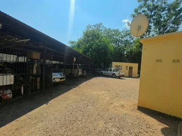2 Bedroom Flat & Apartment