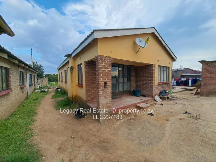 Budget-Friendly 4-bedroom House in Southlea Park