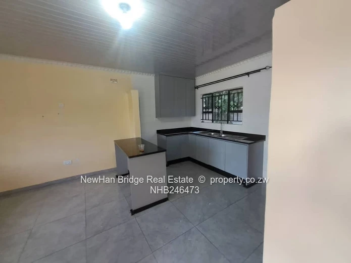 2-Bed Cottage in Walled Zimre Park — Garden, Fitted Kitchen (Sole Mandate)