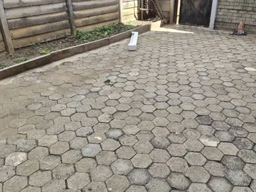 2 Bedroom Flat & Apartment