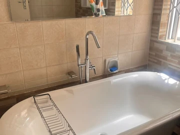 3 Bedroom Flat & Apartment