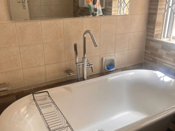 3 Bedroom Flat & Apartment